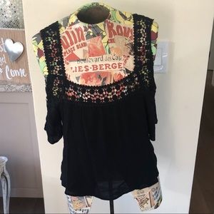 Black Lace American Rag Cold Shoulder Top. Size L.